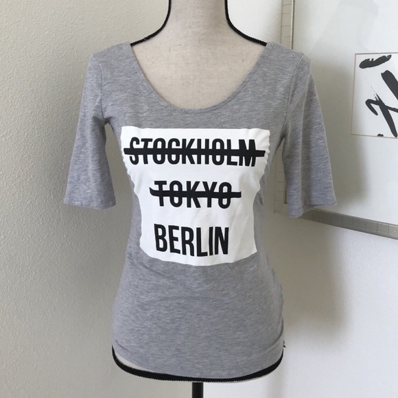 H&M Gray Cities Graphic Tee Text Stockholm Tokyo Berlin Low Back Scoop Small - Picture 2 of 5
